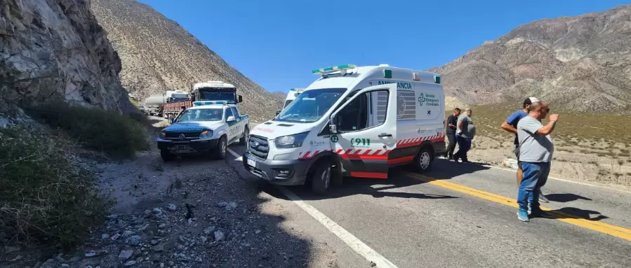 Dos ambulancias debieron asistir al lugar con el fin de atender a los heridos.