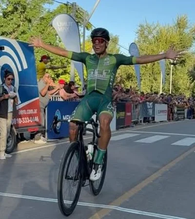 Leo Cobarrubia se impuso en la tercera etapa