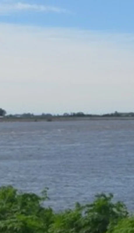 El cuerpo fue hallado en las aguas del Río Salado.