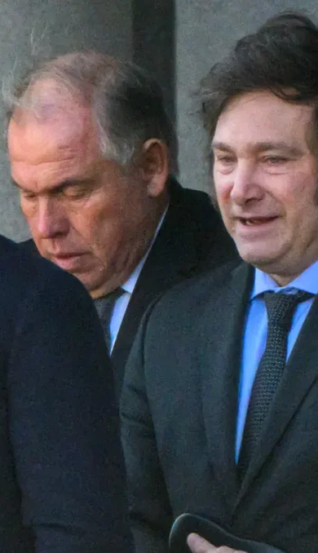 Santiago Caputo quedó en la mira después del criptogate/