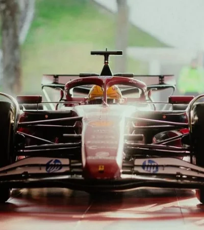 Hamilton ya se prepara para su debut en Ferrari.