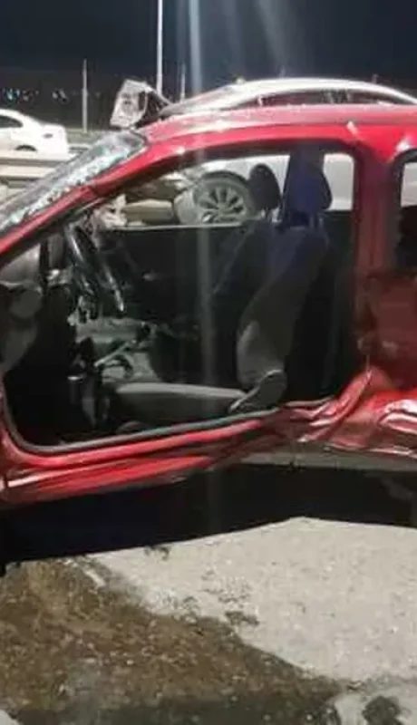 El auto que conducía la víctima fatal quedó totalmente destruido. (Foto: web)