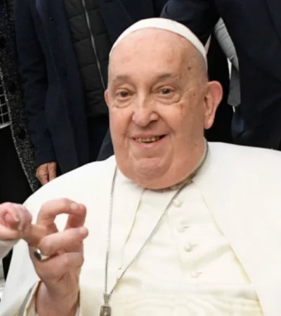 El Papa Francisco está internado en el hospital romano desde el 14 de febrero.
