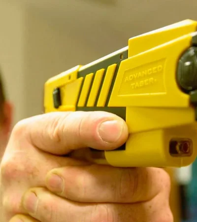 Pistolas Taser.