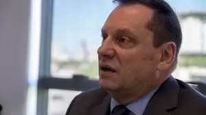 "El Banco Nación tiene sucursales en todas partes. Si alguien lo compra, seguro se procede a un desguace" (P. Tigani)