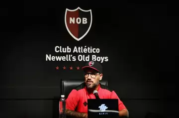El Ogro Fabbiani y su nuevo Newell's: "Es un sueño cumplido dirigir acá"