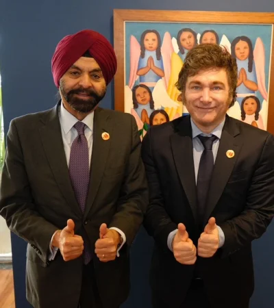 Javier Milei con Ajay Benga, presidente del Banco Mundial,