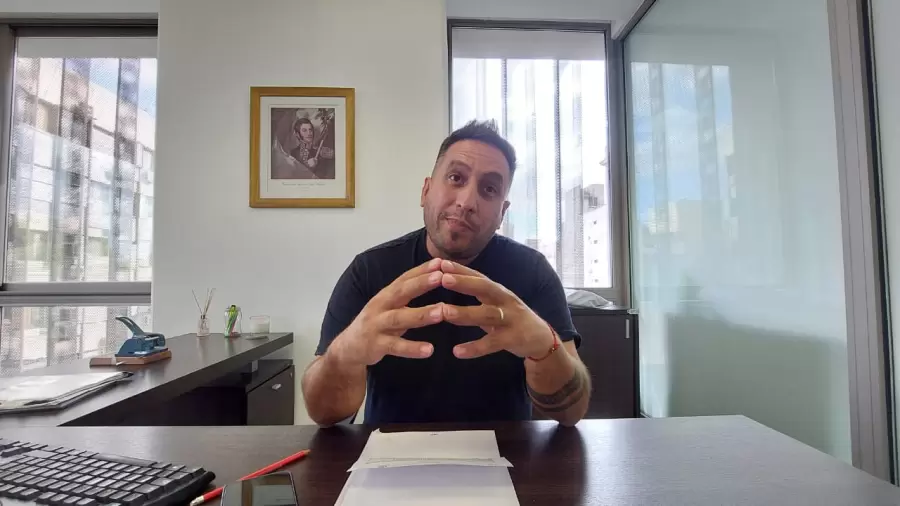 Senador Marcos Quattrini.