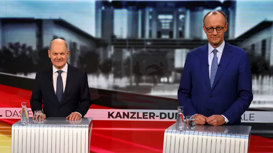 Friedrich Merz y Olaf Scholz durante el debate
