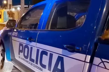 Mató a su padre a puñaladas y se sentó a esperar a la policía en la vereda