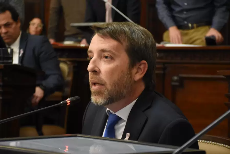 Senador Valentín González (LAUM).