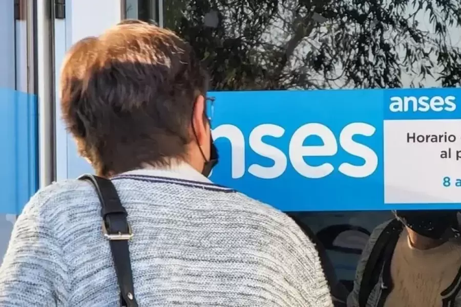 Existen dos tipos de apoderados: uno para el trámite, y otro para el cobro.