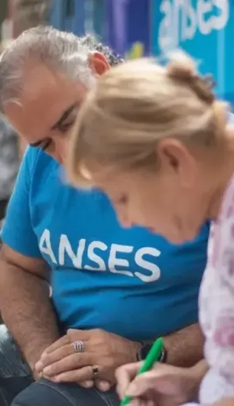 No cualquiera puede ser apoderado. El requisito principal es tener más de 18 años (y si es menor, que esté emancipado).