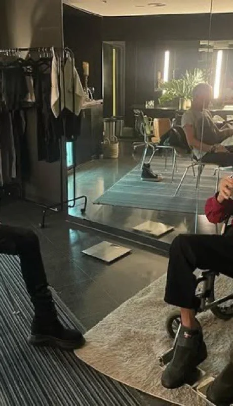 Dos potencias se saludan, Sting y Say no more