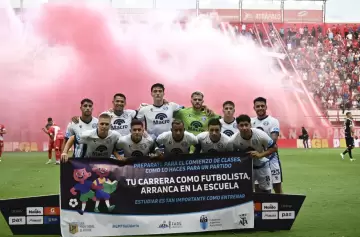 Independiente Rivadavia resistió y logró un empate ante Argentinos Juniors