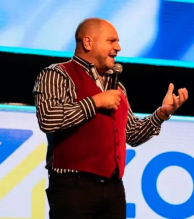 Cositorto sigue siendo investigado por cientos de estafas.