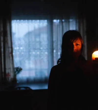 Vela frente al espejo.