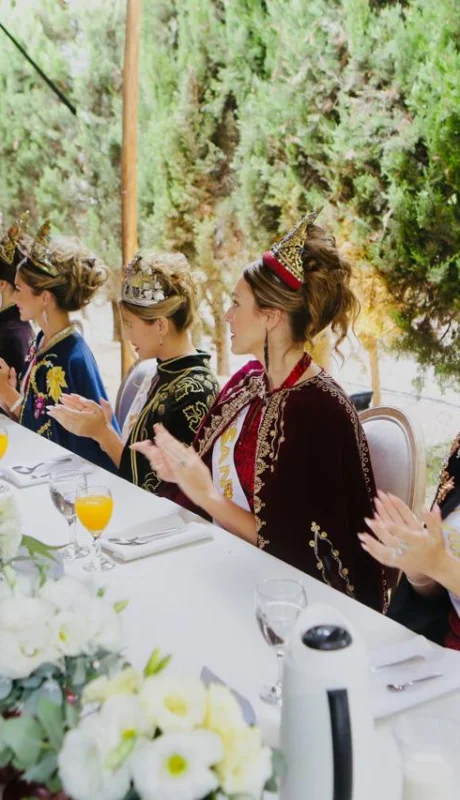 El objetivo es reunir a todos aquellos que integran la actividad política, económica, social y cultural del mundo y del espectáculo.