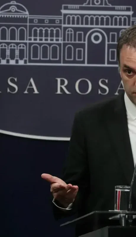 Manuel Adorni y una frase muy de los 90 para compararse con el PRO