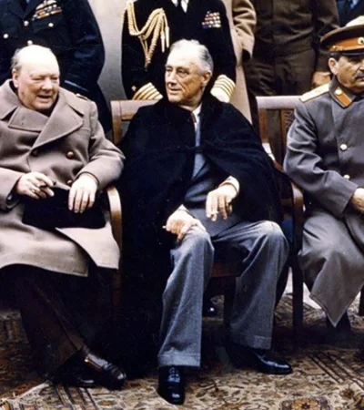Los tres protagonistas de la cumbre de Yalta: Churchill, Roosevelt y Stalin. (Foto: archivo web)
