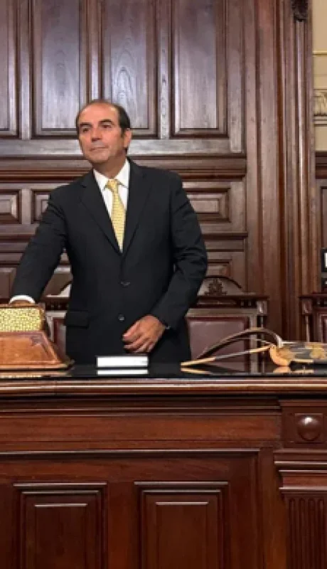 Instante de la jura Manuel Garcia Mansilla como nuevo miembro de la Corte Suprema de Justicia de la Nación.