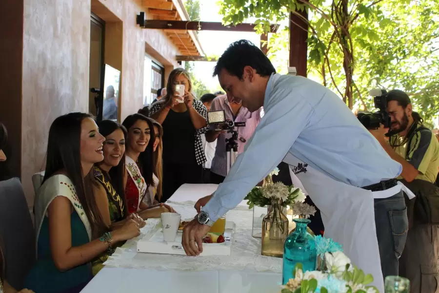 Los intendentes homenajean a sus reinas. (Foto: archivo Ciudadano News)