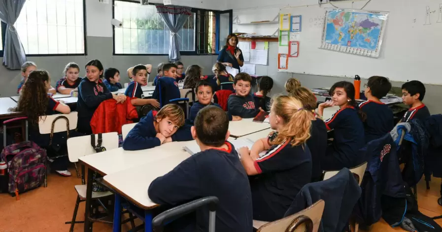 La construcción de una sociedad justa, equitativa y respetuosa se logra desde el conocimiento. La educación es la herramienta fundamental.