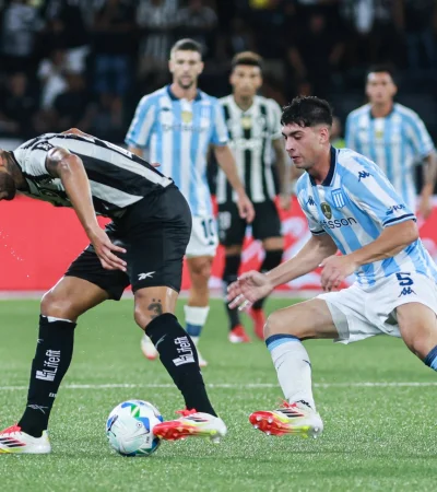 La Academia volvió a levantar otra copa