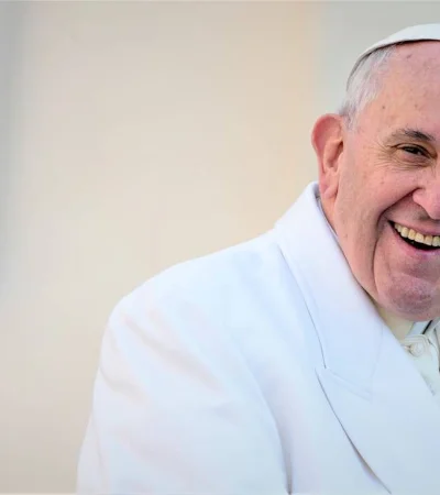 Papa Francisco lleva dos semanas internado en el Hospital Gemelli