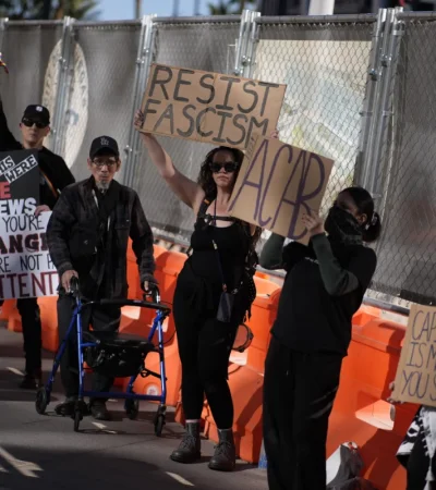 La medida propone una abstinencia de gastos por 24 horas.