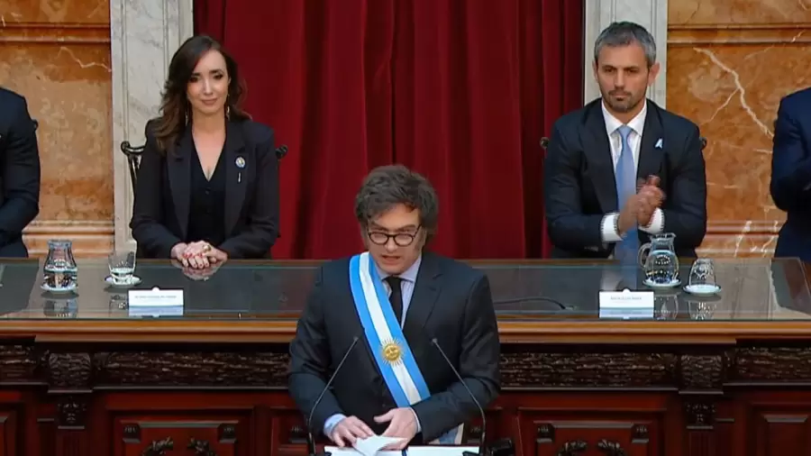 "Hay muchas cosas en las que coincidimos, y otras en las que no, pero eso no puede opacar la defensa de la institucionalidad" (G. de Brouwer)
