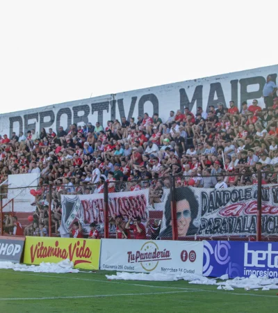 Deportivo Maipú juega como local.