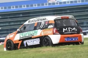 Bajo la lluvia y el caos, Vitar triunfó en TP y Martín escaló 21 posiciones hasta el podio