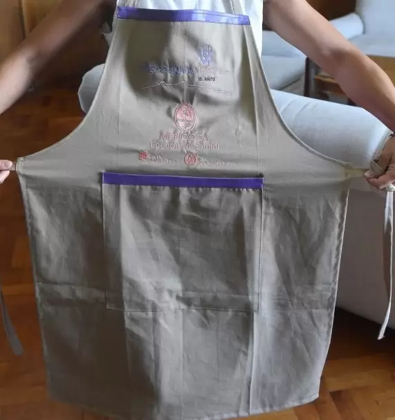 Delantal para el Desayuno Real 2025