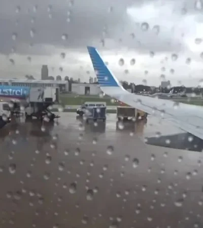 Se registraron demoras de hasta cuatro horas en Aeroparque por la tormenta./