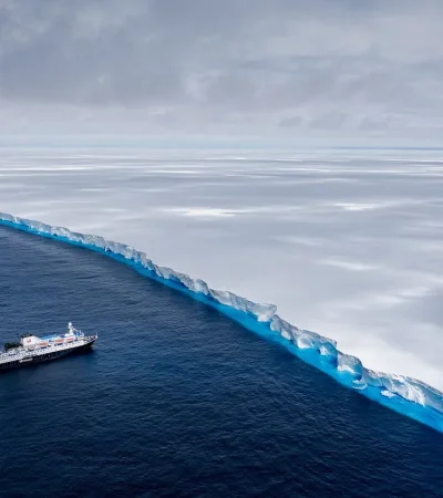 El bloque comenzó a moverse a partir de finales de 2024. El peligro de choque contra la costa mantiene en vilo a los científicos.