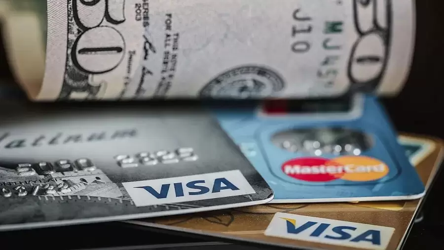 Dólares y tarjetas de crédito