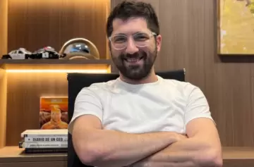 A los 16 descubrió una falla en un aeropuerto y hoy lo contratan los gobiernos