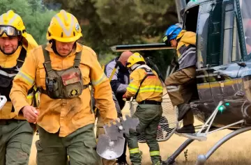Alivio en El Bolsón: los brigadistas controlaron los incendios forestales