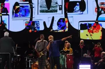 Los Auténticos Decadentes hicieron bailar a todos en la Fiesta de la Cosecha