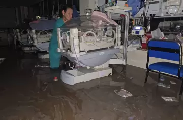 Bahía Blanca, destrozada por la inundación: hospital colapsado y familias evacuadas