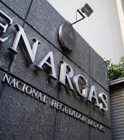 La planta de de gas quedó inundada./