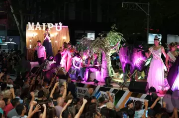 Así se disfrutó todo el color de la Vía Blanca de las Reinas en Mendoza