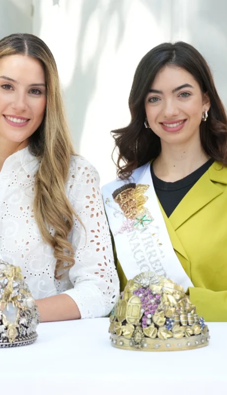 Las soberanas y sus coronas   /