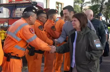 Milei decretó tres días de duelo por las víctimas del temporal en Bahía Blanca