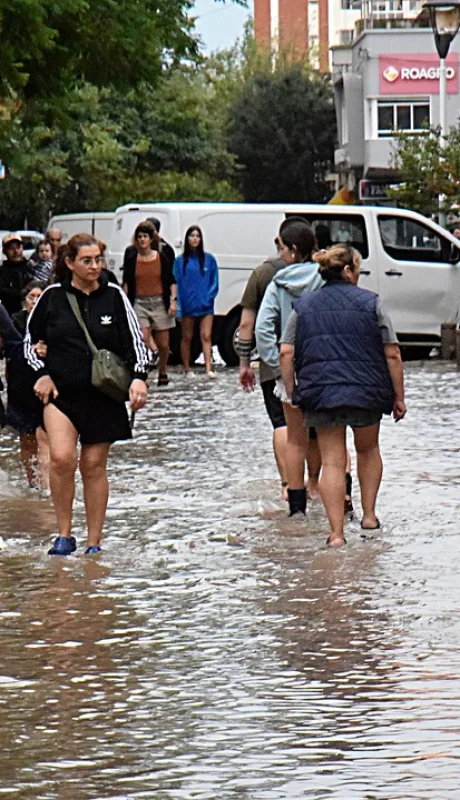 La alerta se encendió en Bahía Blanca ante la probable aparición de enfermedades luego de la brutal tormenta que azotó al sur de Buenos Aires.