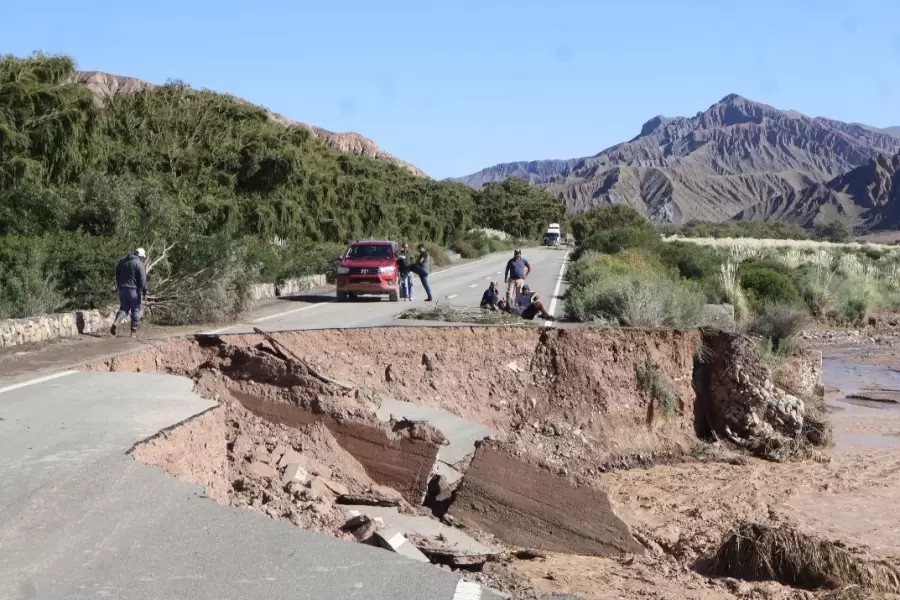 La crecida del río Toro destruyó la Ruta Nacional 51 dejando aislada a la Puna.