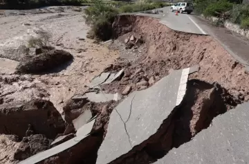 Tormentas destrozaron rutas del norte y las provincias piden ayuda a la Nación