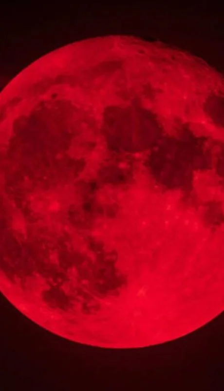 Luna Roja.