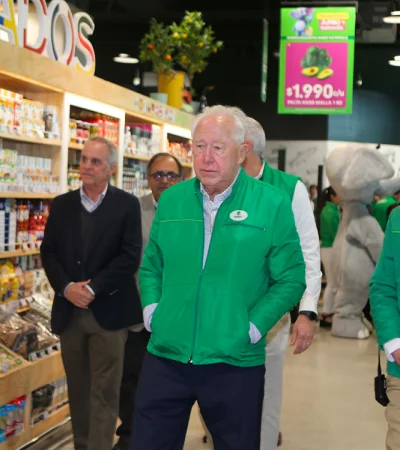 El empresario recorriendo uno de sus hiper